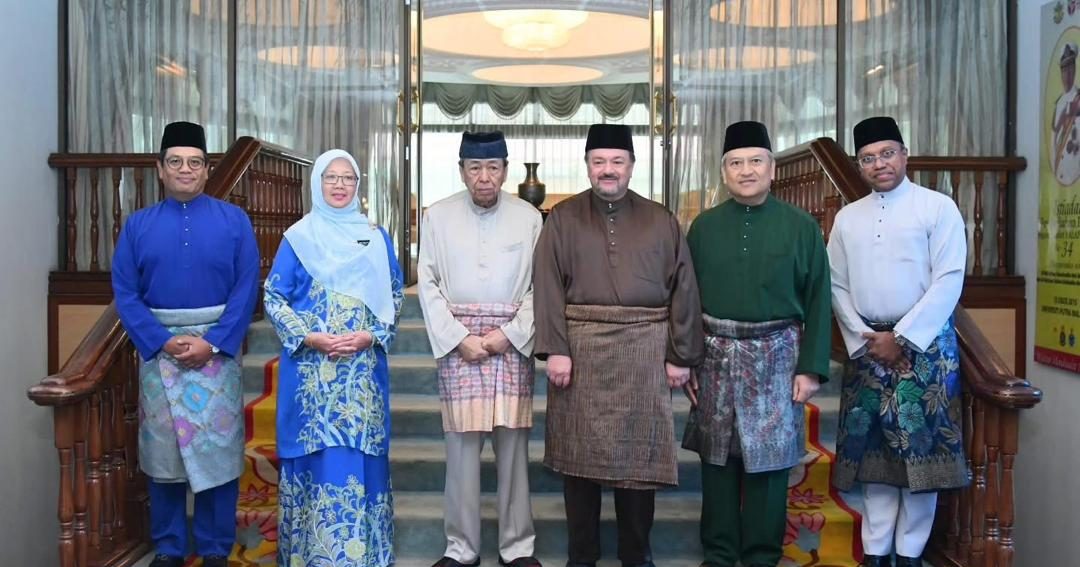 雪州苏丹会见两部长 听取甘榜峇鲁发展等汇报