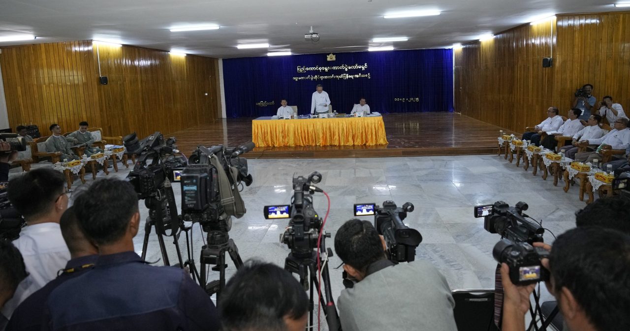 消息:至少六现役将军将参加缅甸大选