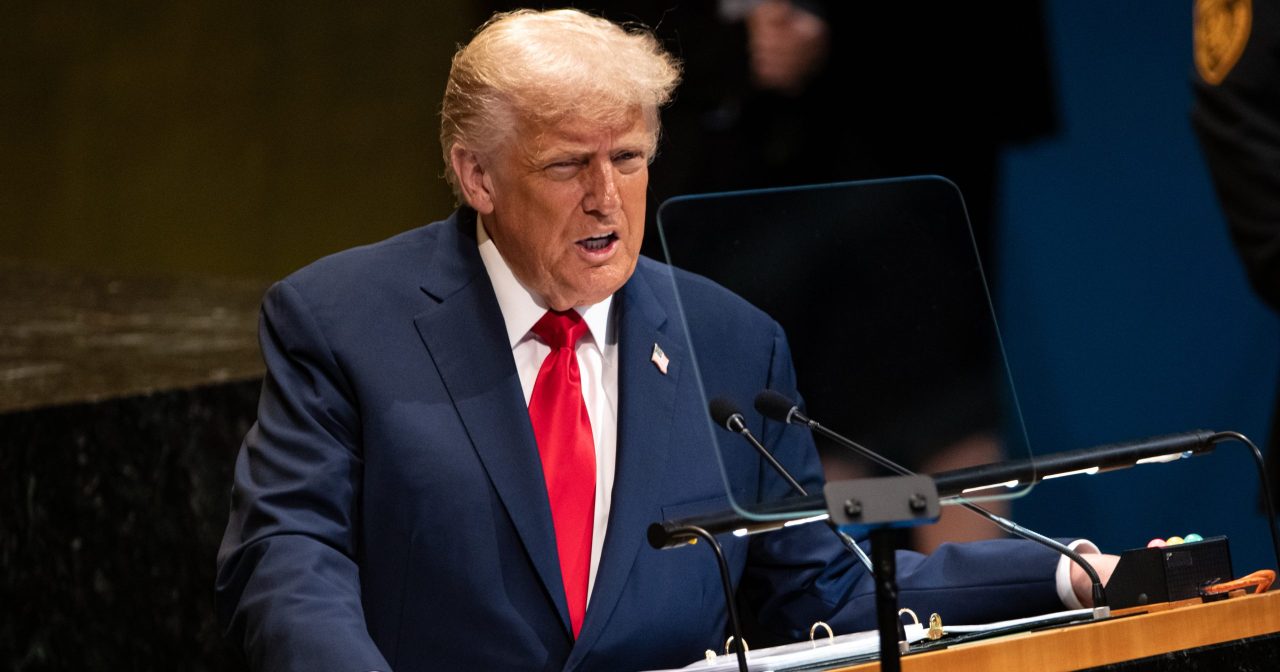 特朗普再出手 10月起外国卡车加征25%关税