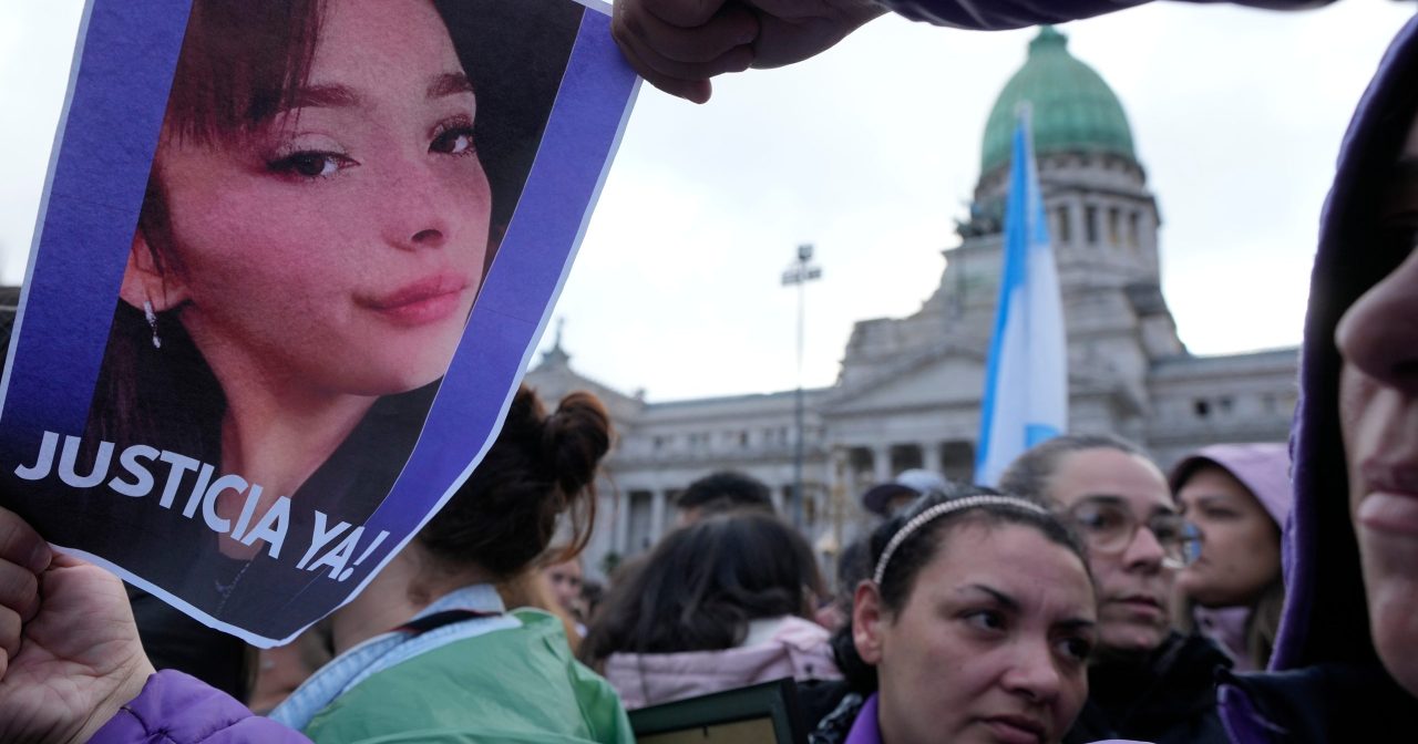 阿根廷直播虐杀案震惊全国 数千人走上街头抗议