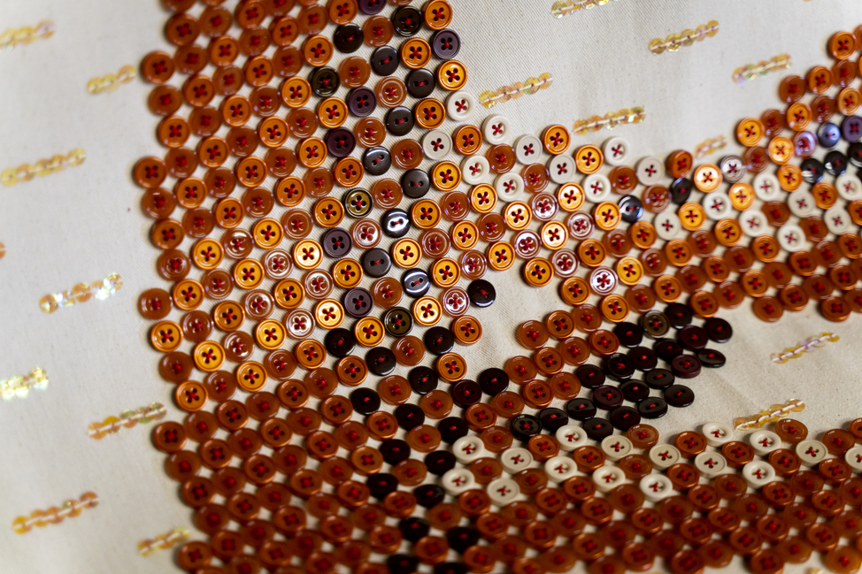 当代艺术家康怡(Red Hong Yi)