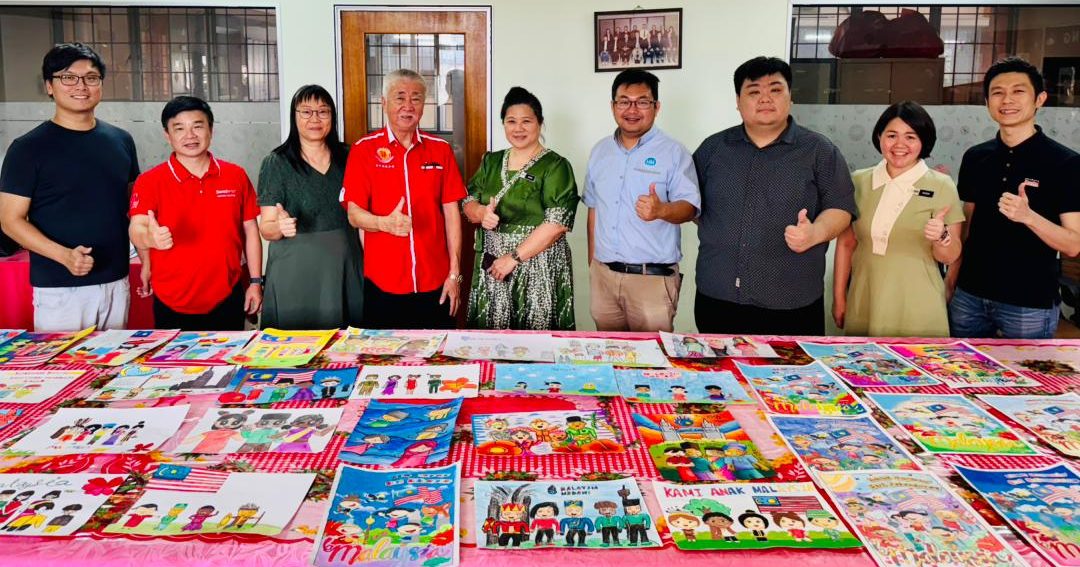 安邦新村华小配合国庆 传统服装绘画赛展现爱国