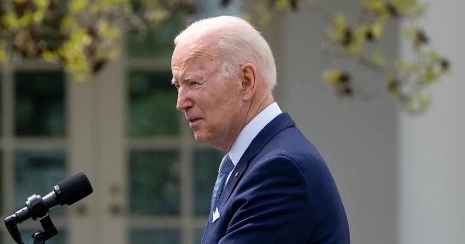 拜登额头现疤痕引热议 发言人称接受皮肤癌切除手术