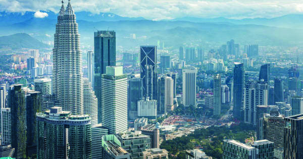 70%的中小企业现金储备不足6个月，面临外部冲击时高度脆弱。