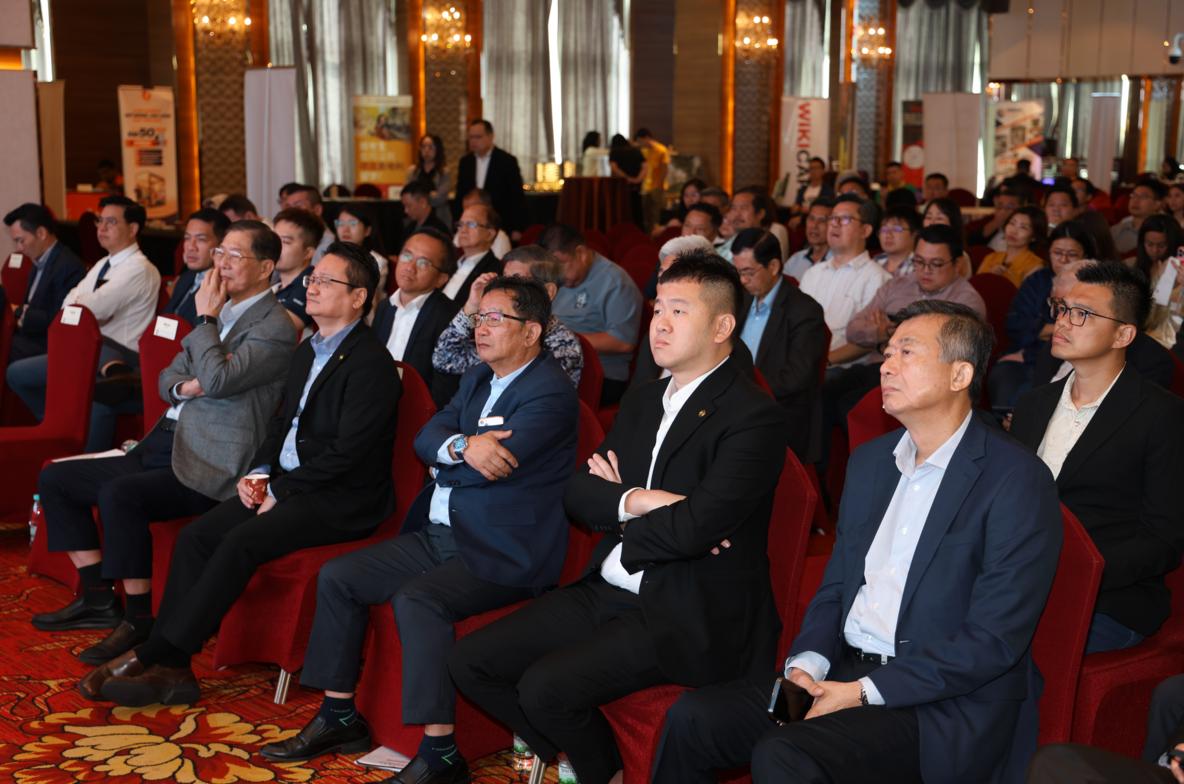 活动吸引百人踊跃参与。