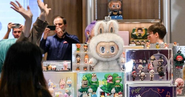 为买Labubu 26岁女子签血书卖灵魂