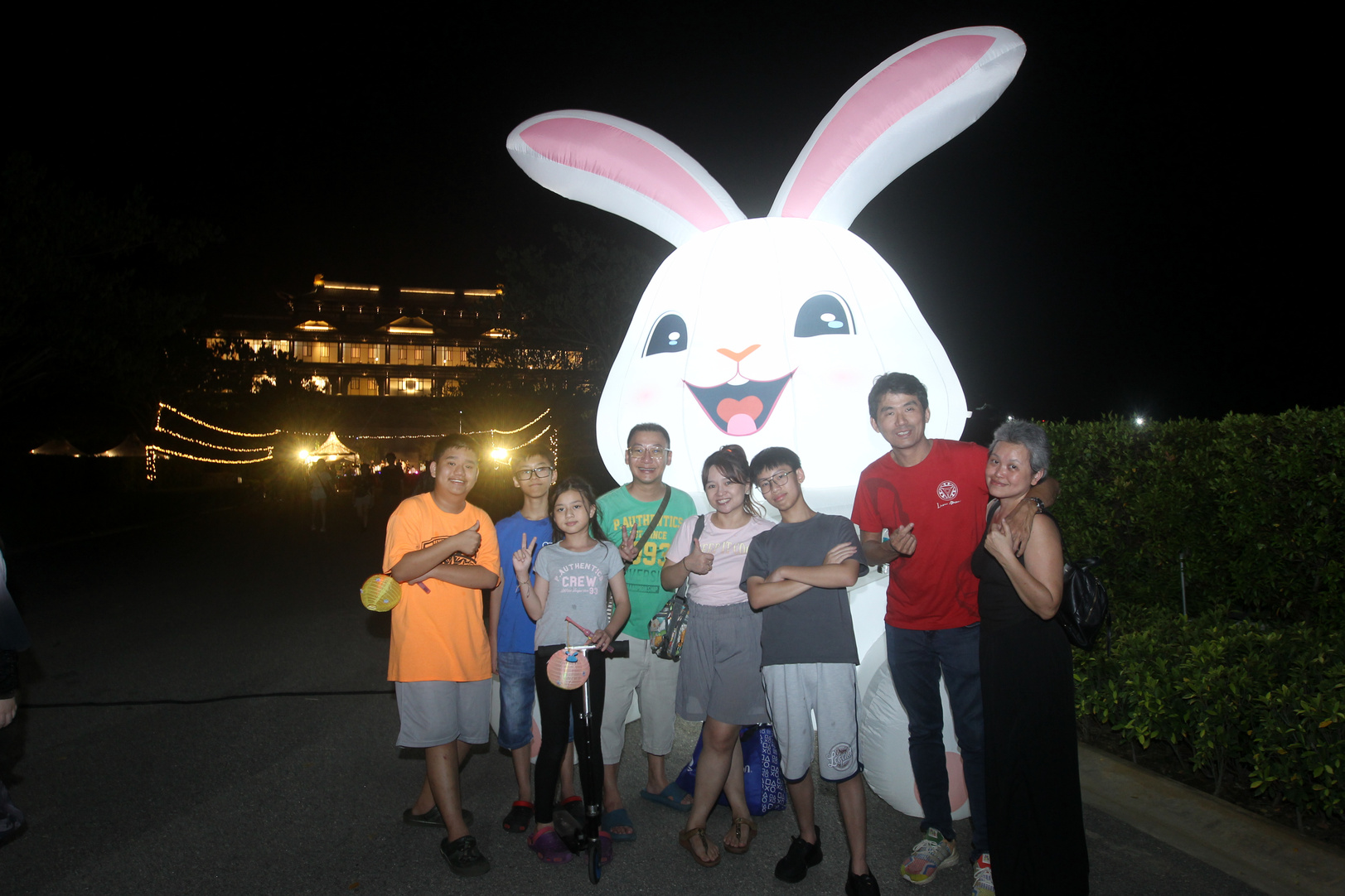 大会精心布置现场,营造浓厚节庆氛围,也成为民众打卡焦点。