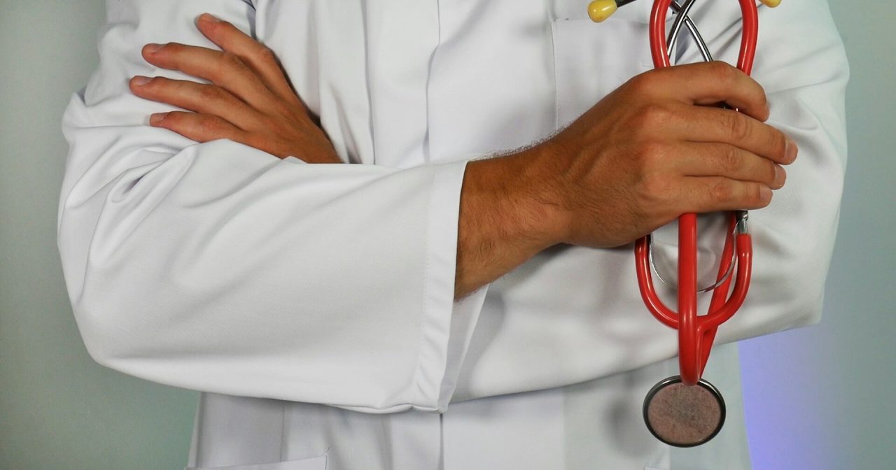 医药协会驳斥索赔论 应改善本地环境留住医生