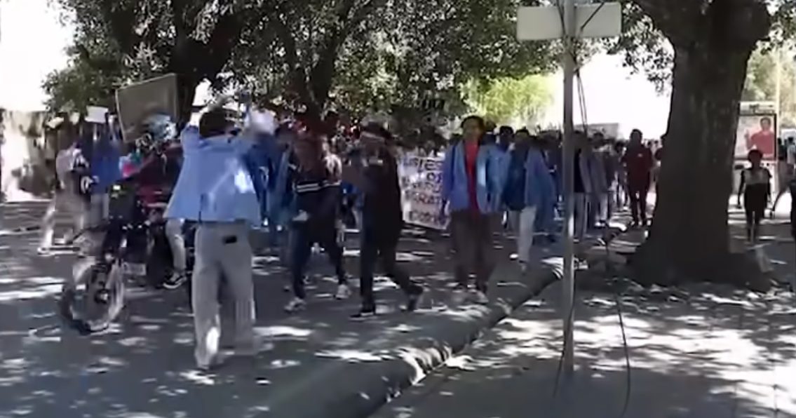 东帝汶学运抗议国会自肥 议员让步撤回退休金