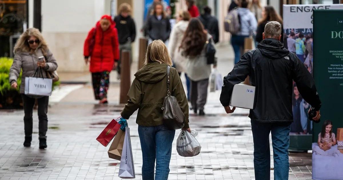 美国消费者信心 跌至5月来低点