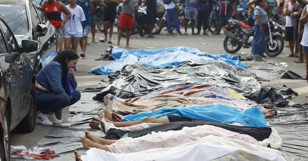 巴西里约最血腥行动 警方围剿毒枭酿132死