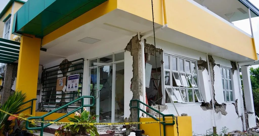 南部接连强震已8死 菲2万多人无家可归