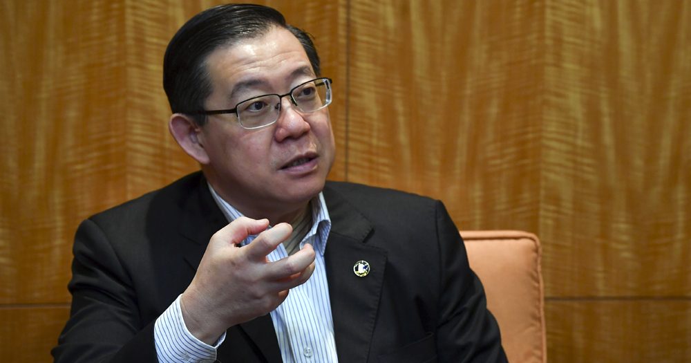 林冠英抨击安华 “学校禁酒如捅马蜂窝”