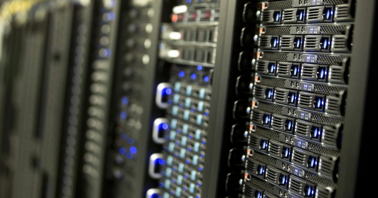 数据基建绿能工程齐发力 建筑订单500亿目标在望