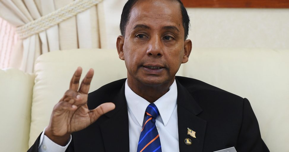 古拉:2教师被控鞭打学生 仅总检察长有权撤控状