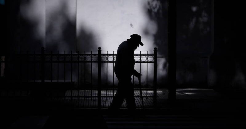 男子偷砸40万退休金圆梦 老婆发现真相后人生崩盘了