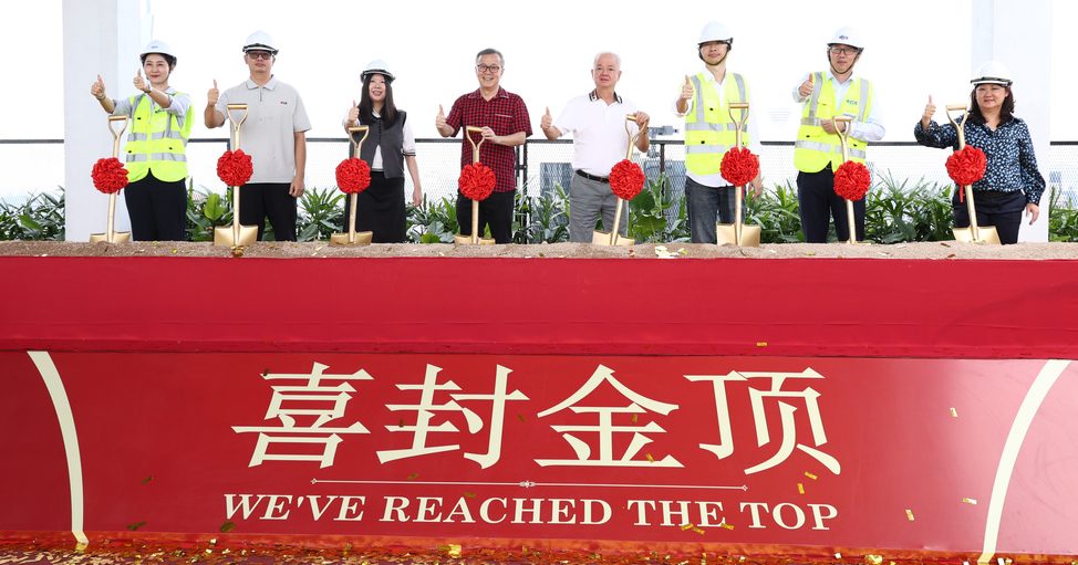 金鹰集团倾力打造 金悦公寓封顶成隆市新地标