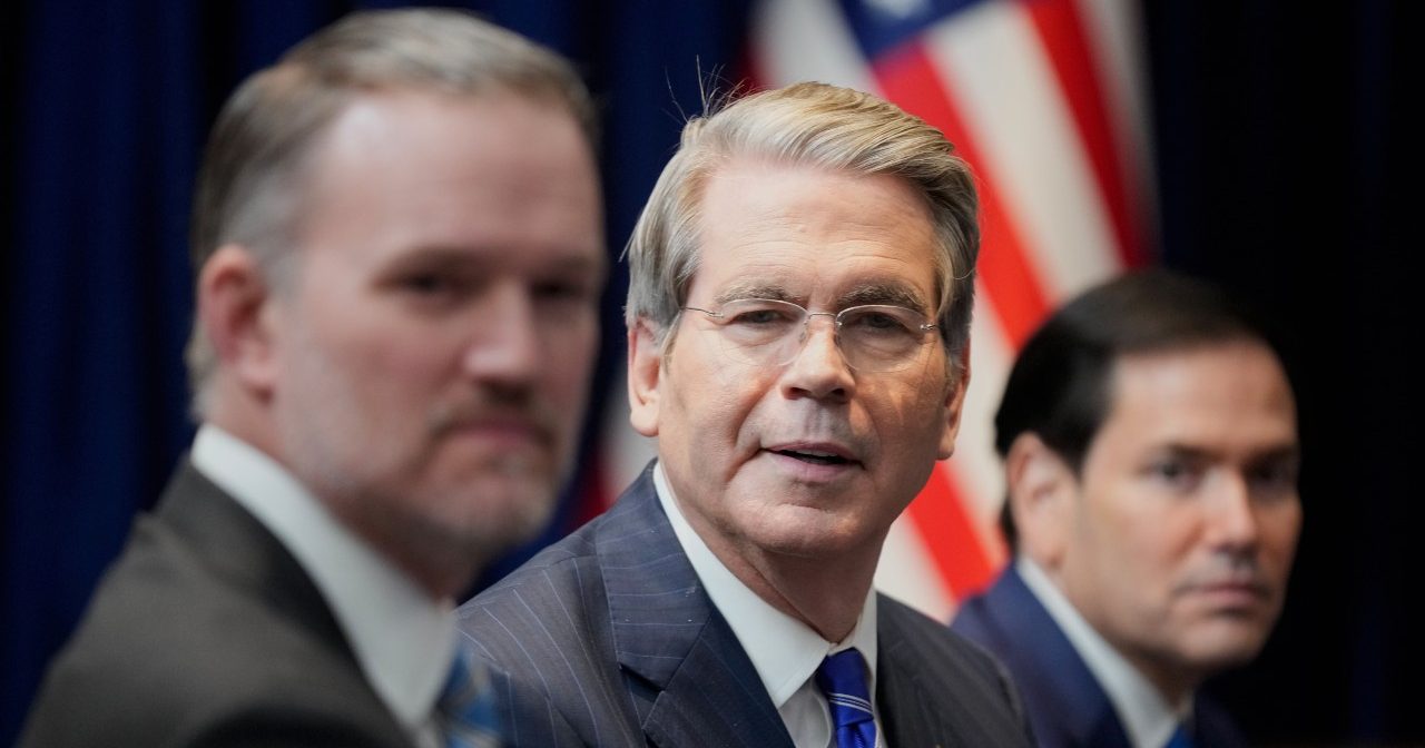 贝森特:稀土管制料延后一年 中国将大量购买美国大豆