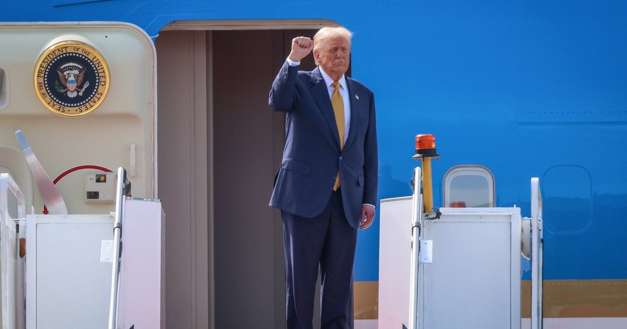 特朗普亚洲行5天 签下9000亿美元投资