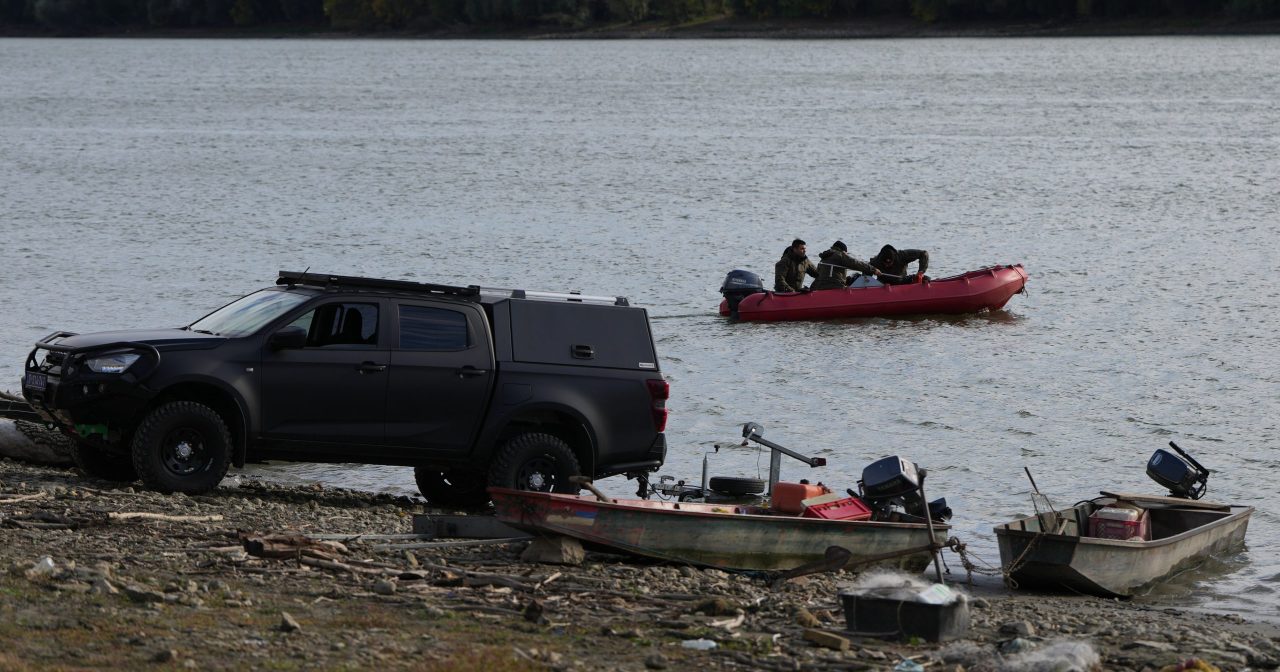 偷渡船多瑙河翻覆 塞尔维亚警方:1死9获救