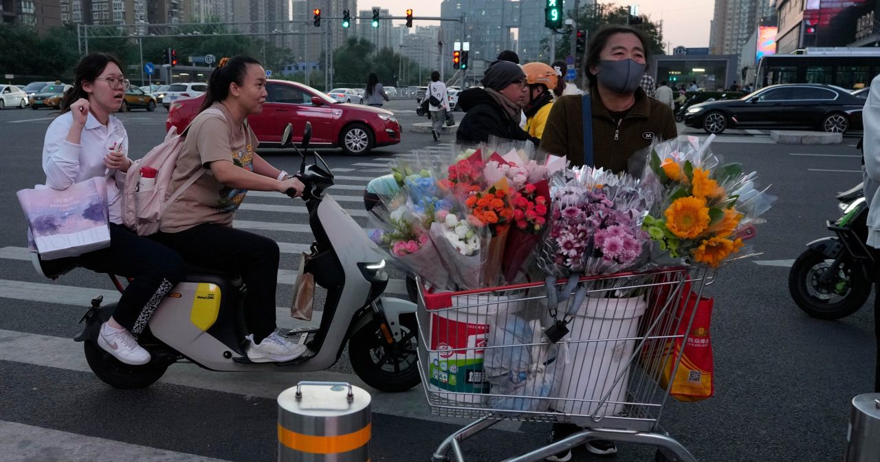 中共四中全会在即 北京禁放气球孔明灯