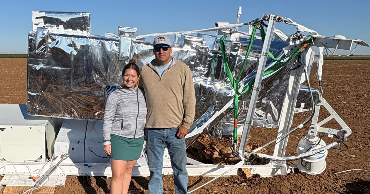 麦田突降巨大不明物体! NASA设备现身美国得州农地