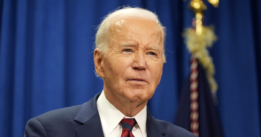 拜登癌后首露面 虚弱身影引全球关注