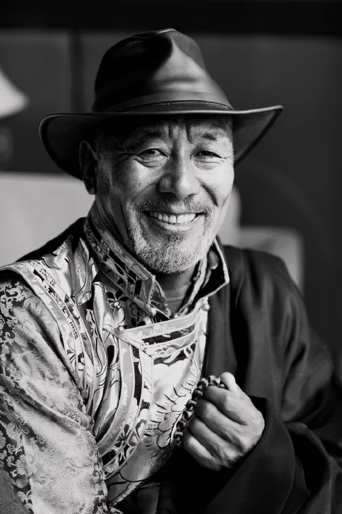 金马影帝洛桑群培上周五(10日)在拉萨病逝,享年68岁。(翻摄自微博)