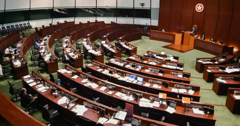 传北京令年轻化逾70岁不留 香港多名议员宣布引退