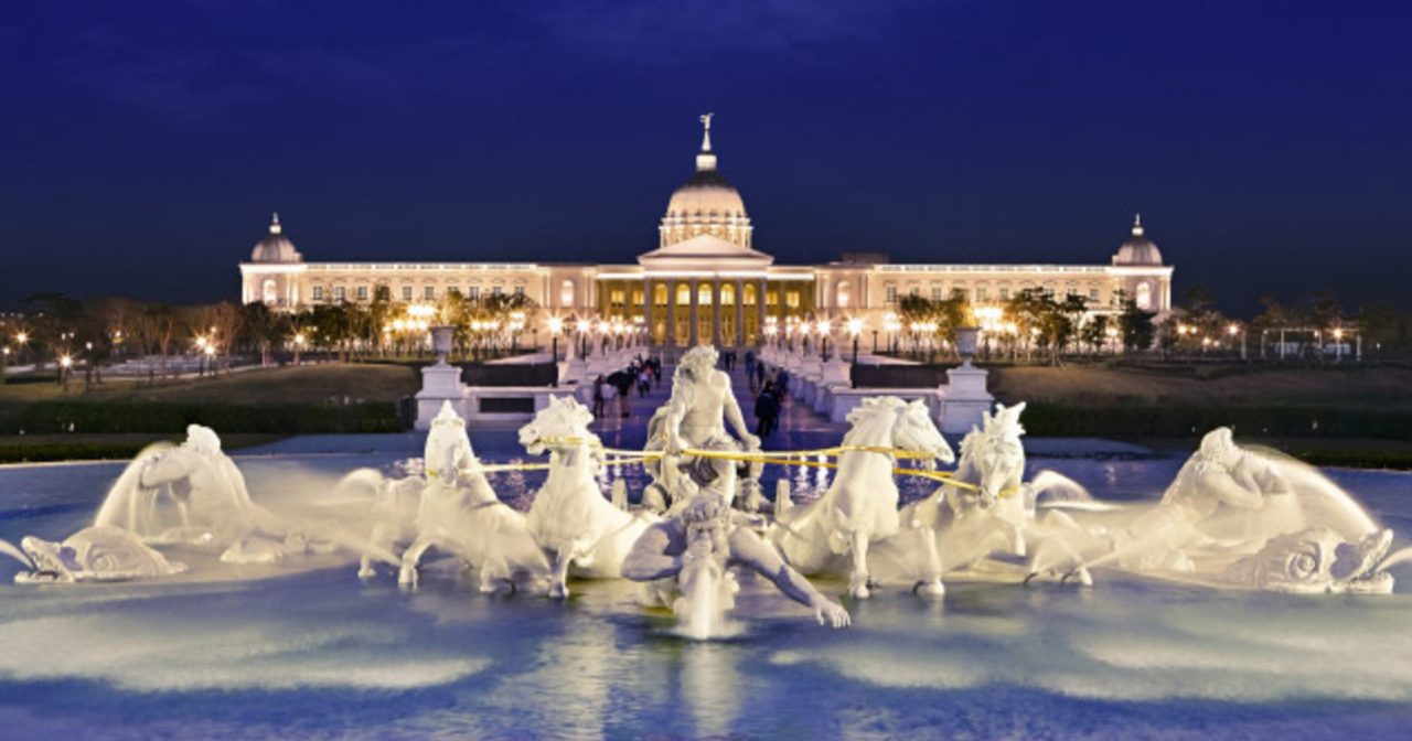 爱好艺文的富豪/一愚