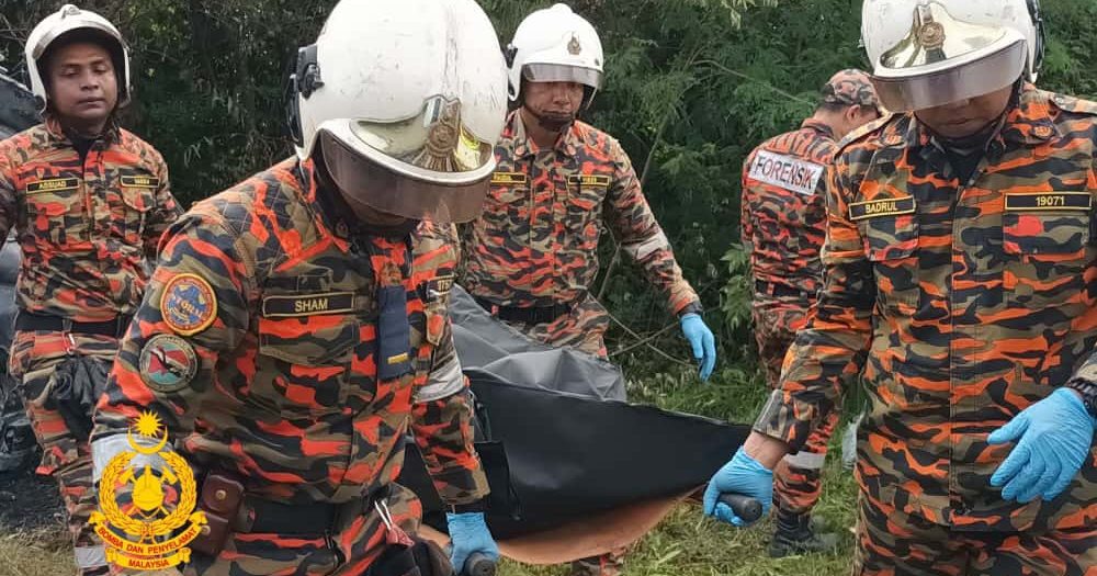 车翻覆后突起火 2乘客当场被烧死