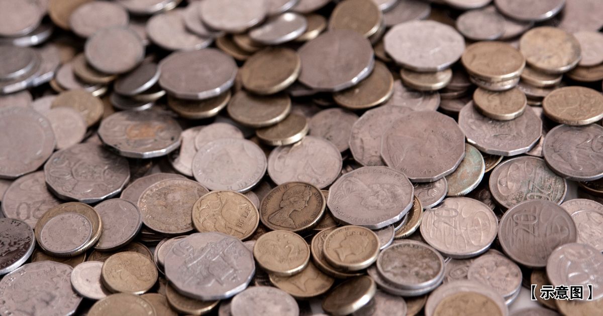 不存金币银币 男子存硬币抗通胀