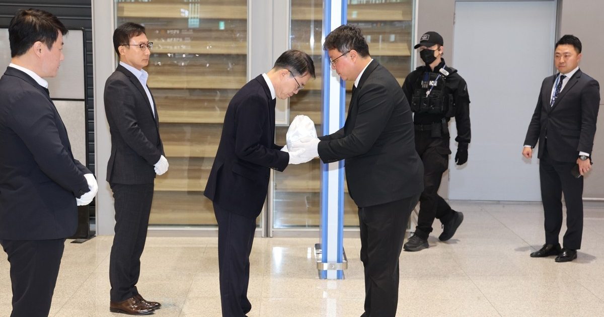 在柬埔寨遭虐死韩国公民遗骸回国