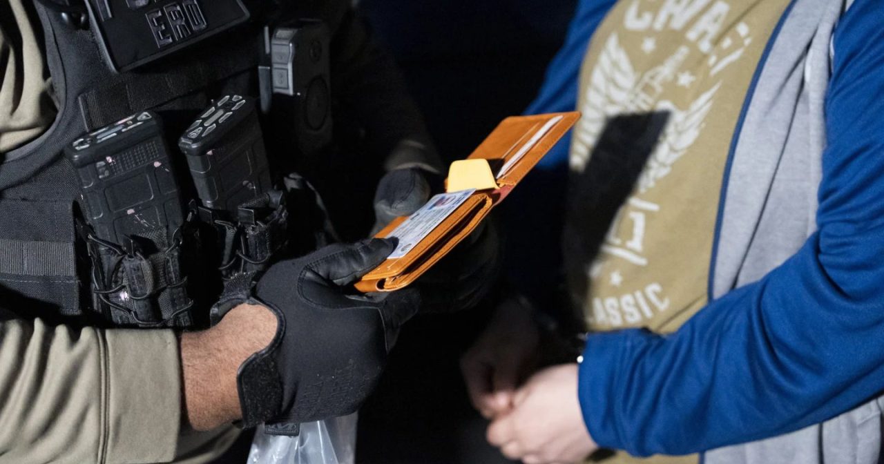 美国ICE突袭升级 华人社群受冲击