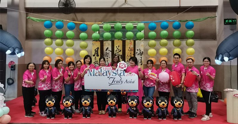 芙蓉新华小学中秋园游会 Wira与Manja到访