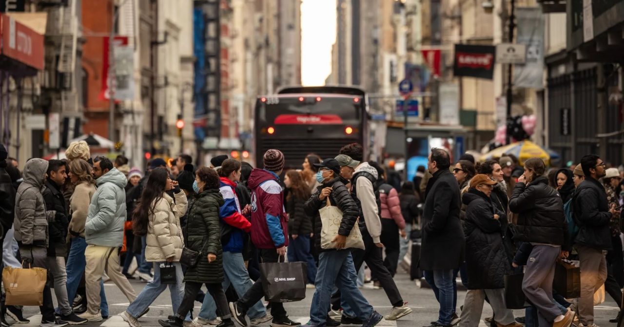 经济“叠叠乐”岌岌可危 底层美国梦遥不可及