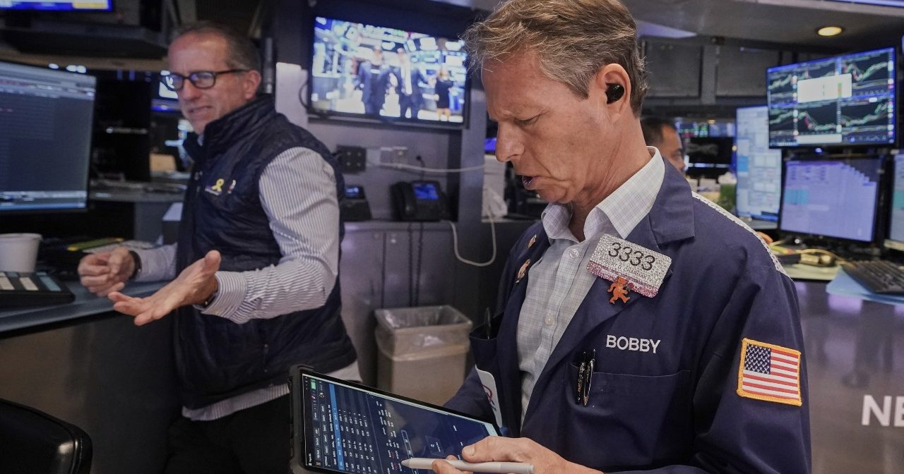 AI估值过热担忧升温 美股全面收黑科技股领跌