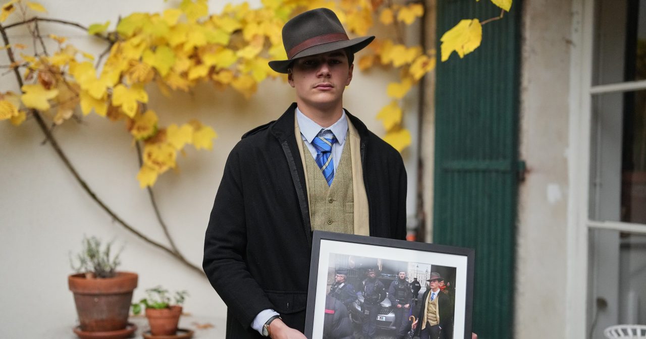 【视频】罗浮宫窃案现场“帅哥神秘侦探”是他 年仅15岁、福尔摩斯铁粉