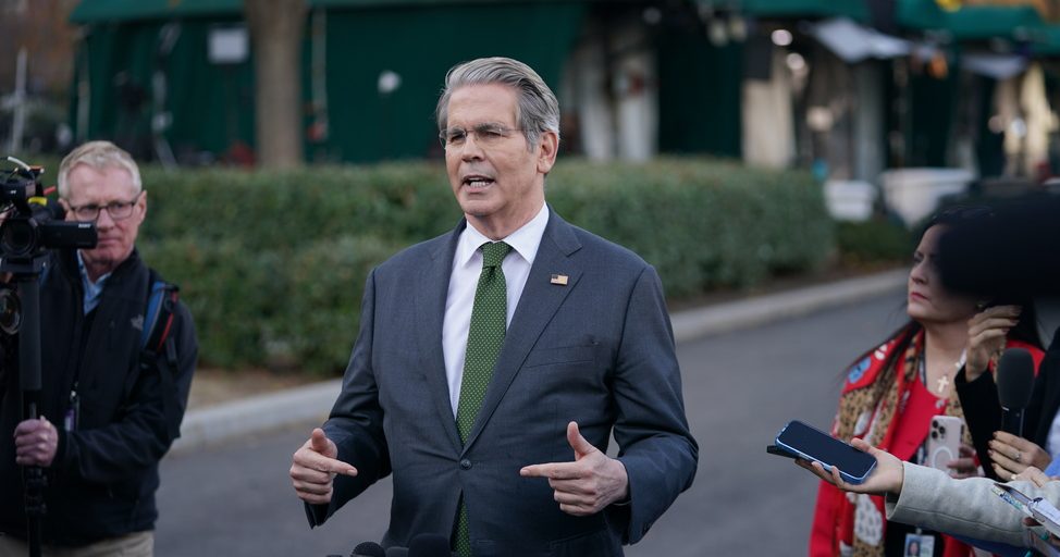 美国最高法院审理特朗普关税案 财长:即使败诉仍有对策