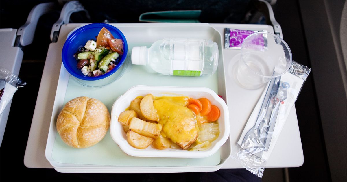 恐加重脱水与时差 营养师列机上5类地雷食物