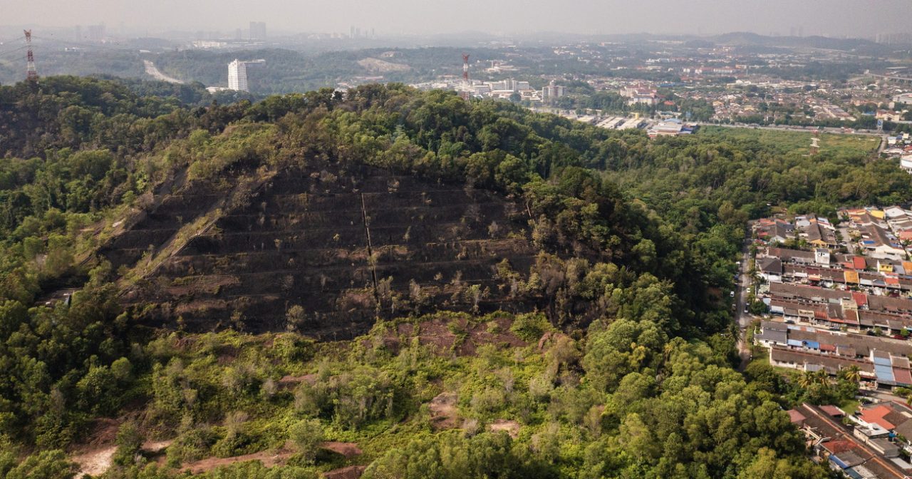 消拯员奋战5小时 林火吞噬无拉港整座山