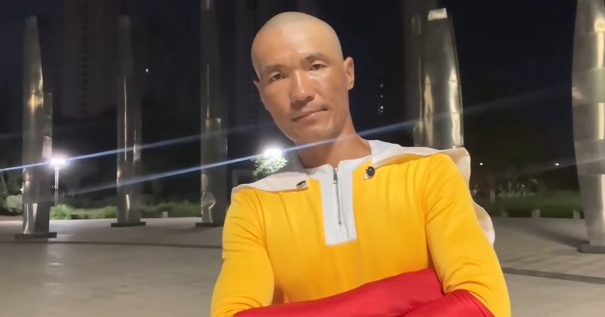 中国网红坚持《一拳超人》健身训练 1000天拥壮硕体态