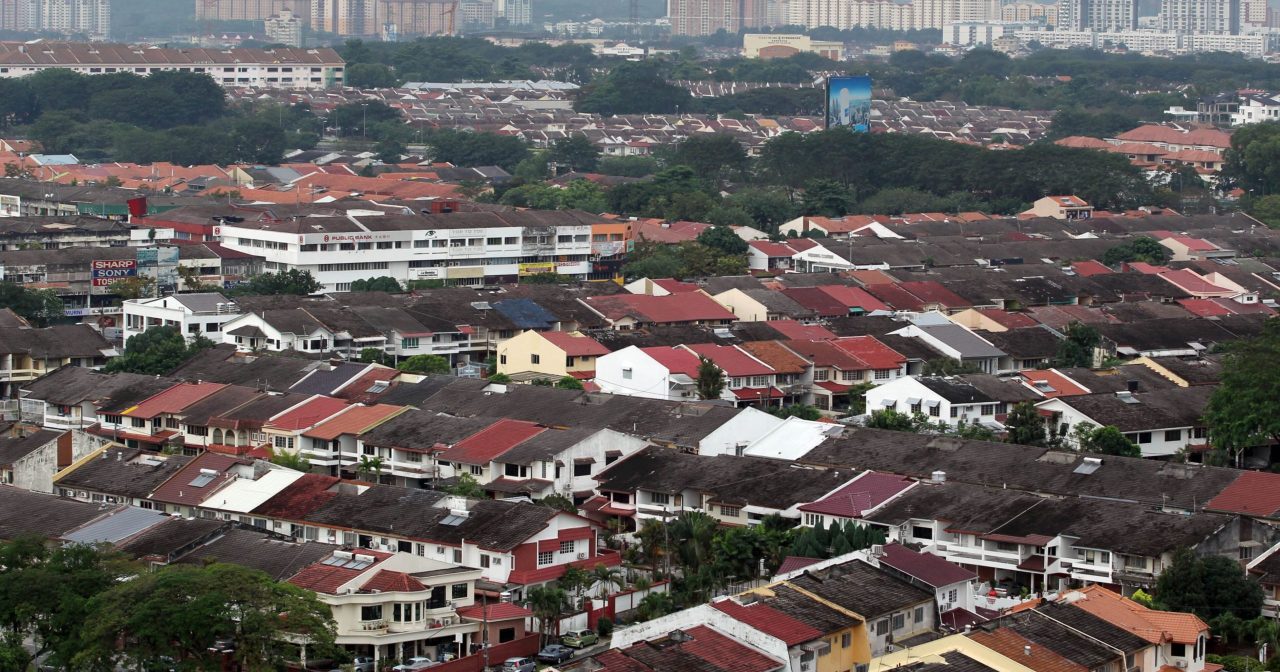 房市政策双轨并行 政府撑首购族限外资热/潘荣德