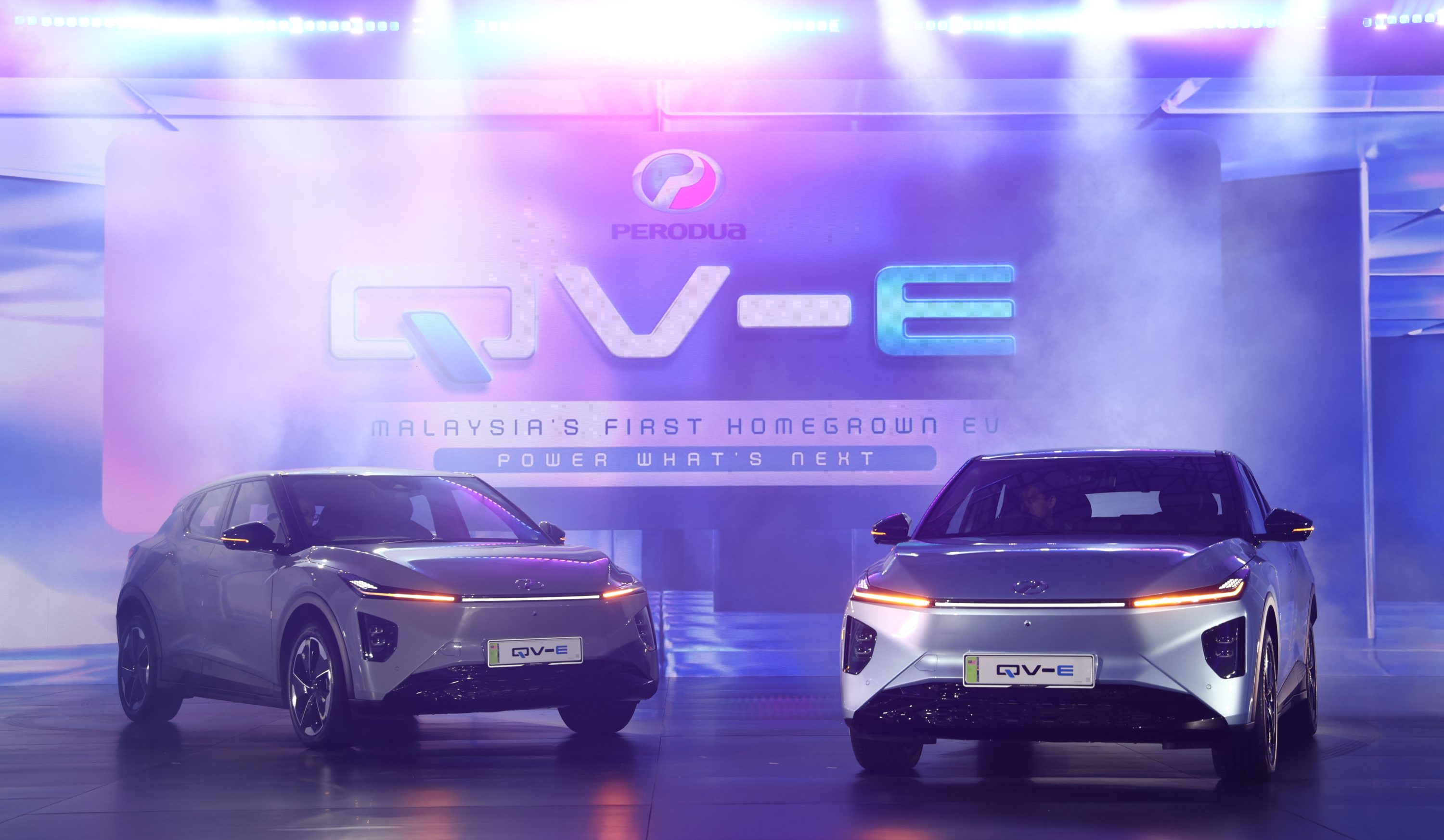 QV-E 电动车目前拥有冰蓝色和鱼子酱灰两种色款，并只在指定第二国产车经销店开放销售。